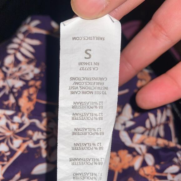 Fabletics Purple Floral Arcadia Define Powderhold Mid-Rise Capri Leggings Small - Picture 7 of 7